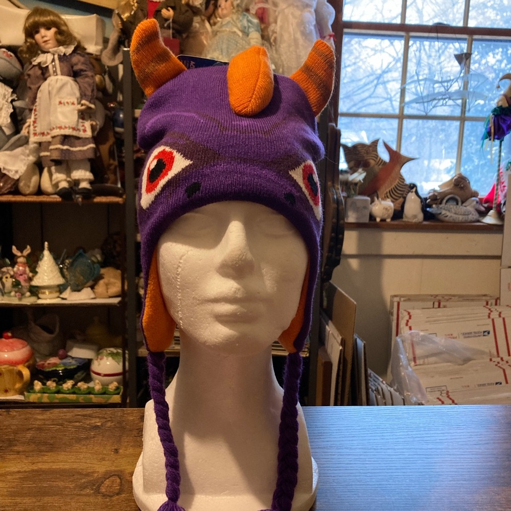 Skylanders Spyro dragon beanie hat with tassels